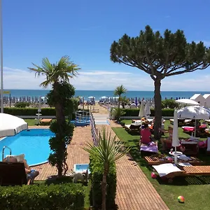 3* Hotel Universo